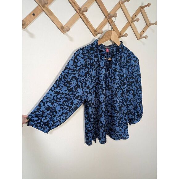 Vince Camuto Split Neck Blue Floral 3/4 Sleeve Blouse - Size XS - Picture 2 of 7
